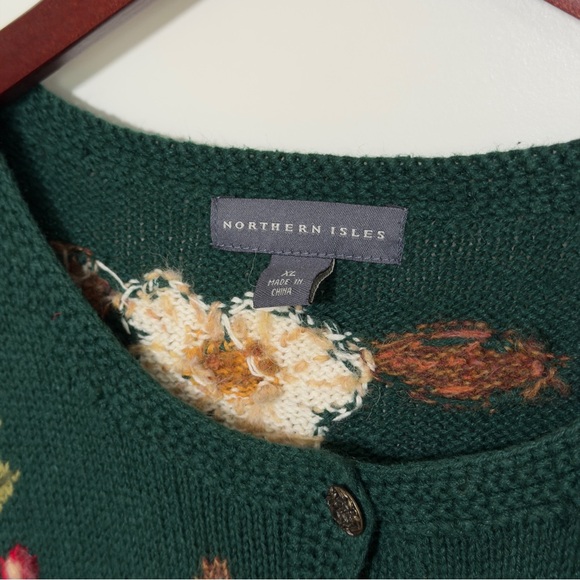 Northern Isles Botanical Cardigan - Picture 3 of 9